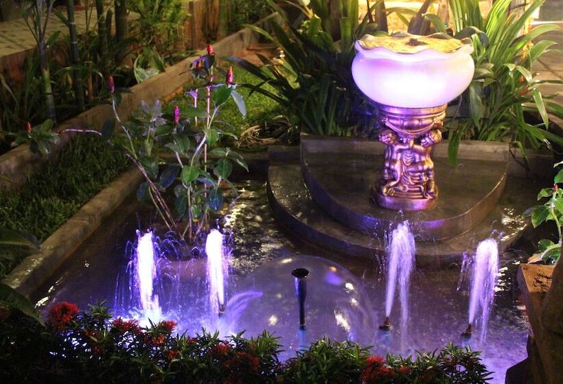 فندق Central Night