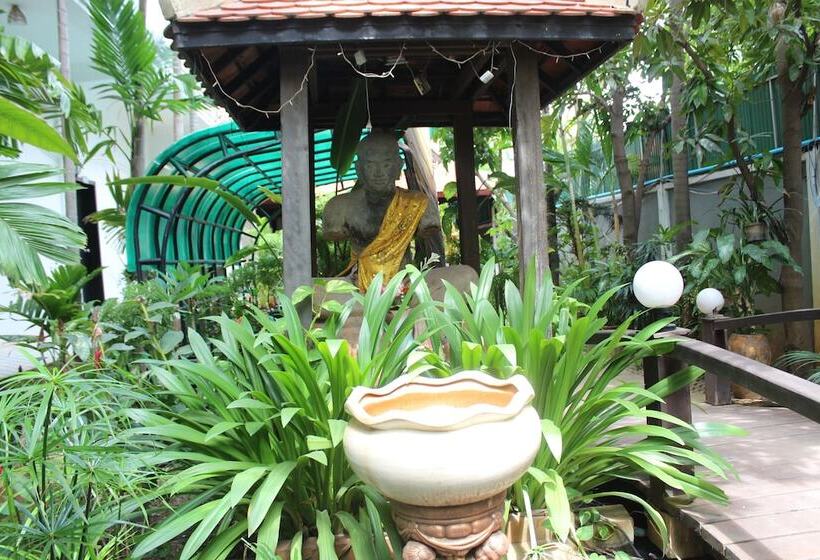 호텔 Central Night