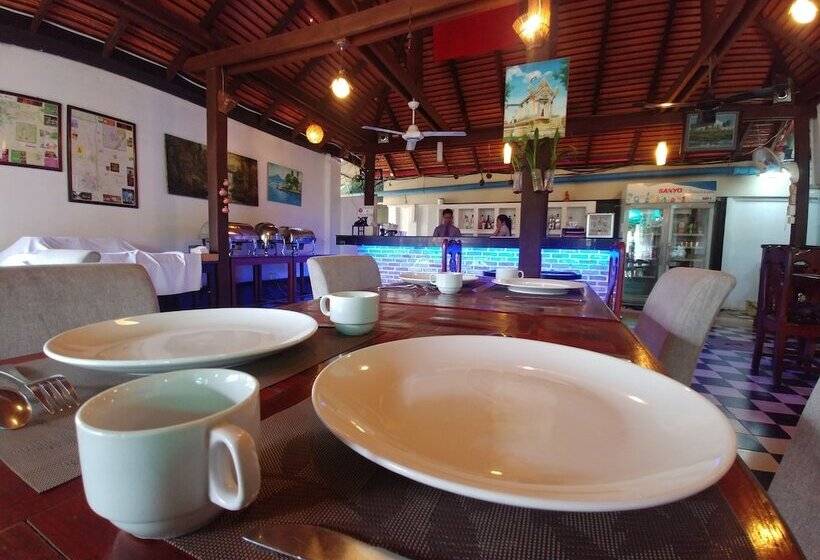 호텔 Central Night