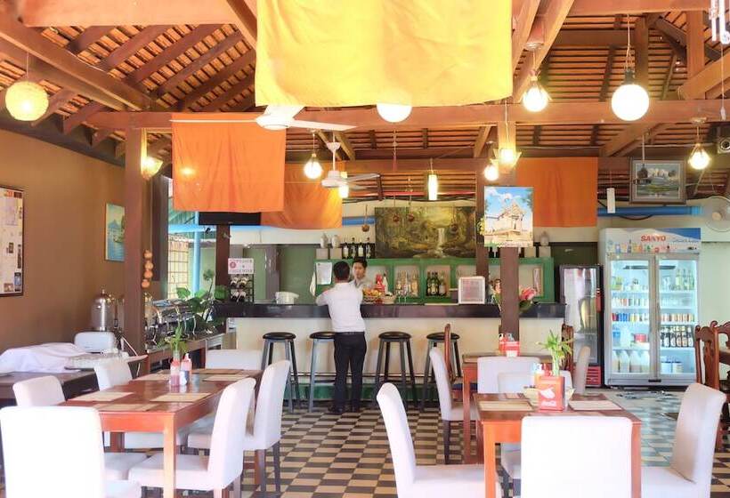 فندق Central Night