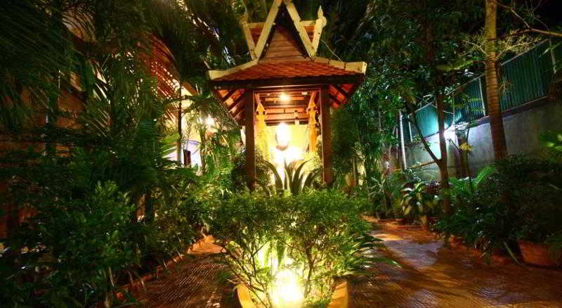 호텔 Central Night