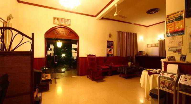 فندق Central Night