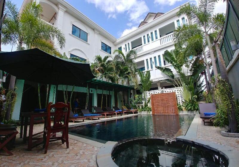 فندق Central Night