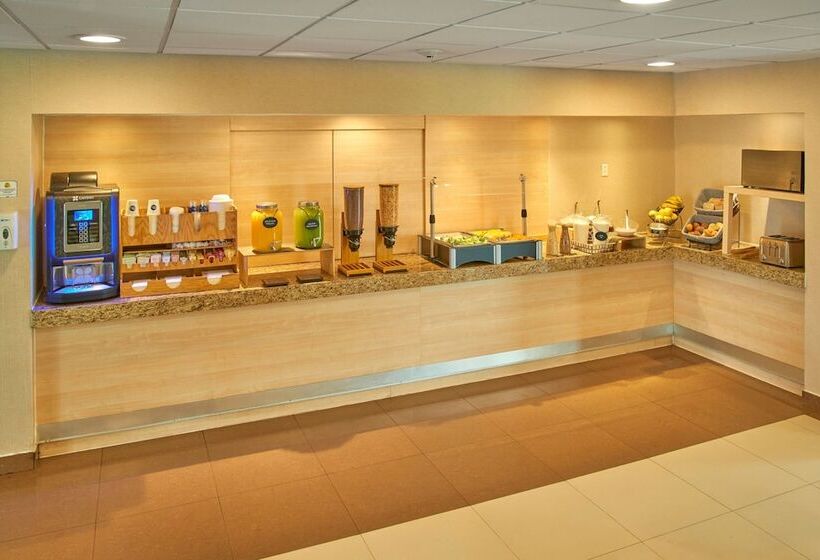 酒店 City Express By Marriott Ciudad Obregon