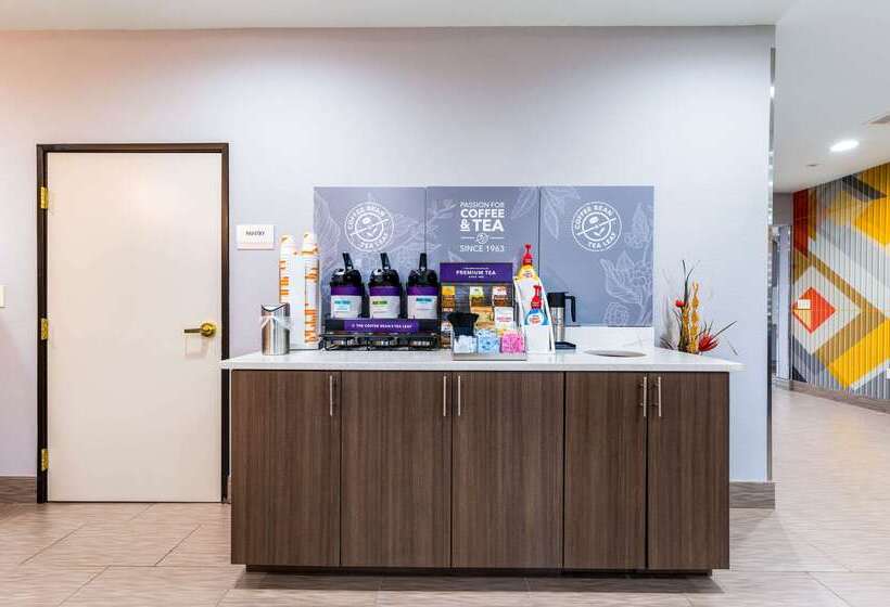 هتل Clarion Pointe Madisonhuntsville