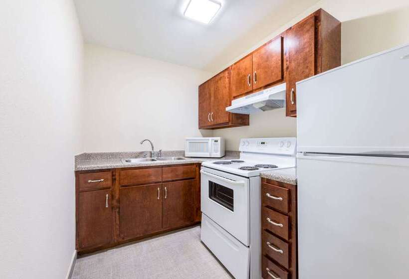 Отель Clarion Pointe Madisonhuntsville