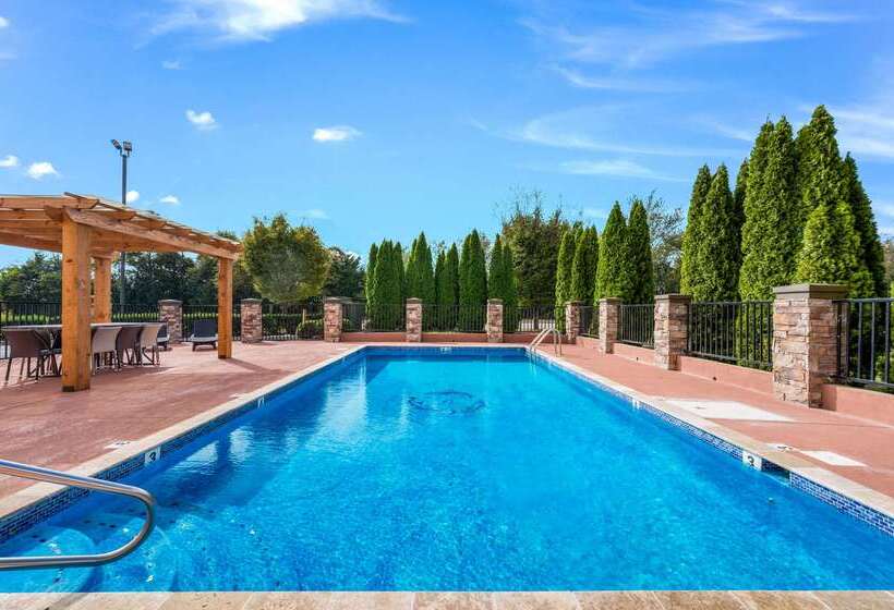 Отель Clarion Pointe Madisonhuntsville