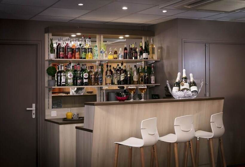 هتل Clermont Estaing