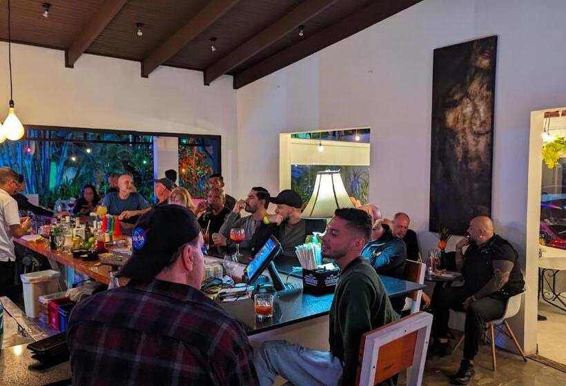 酒店 Colours Oasis Resort Adult Only