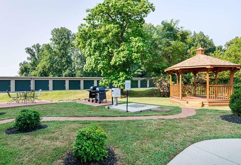 Отель Comfort Inn & Suites Orange   Montpelier