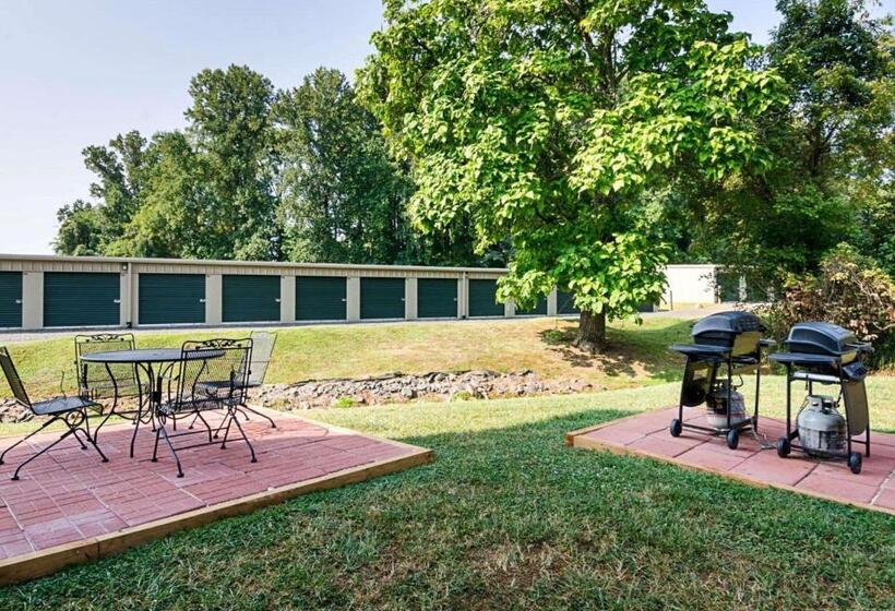 Отель Comfort Inn & Suites Orange   Montpelier