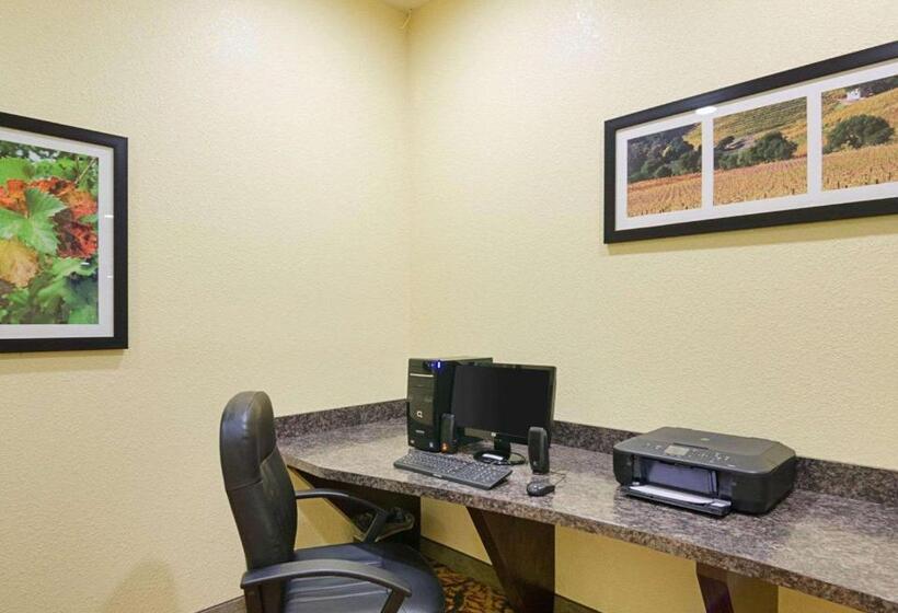 酒店 Comfort Inn & Suites Orange   Montpelier