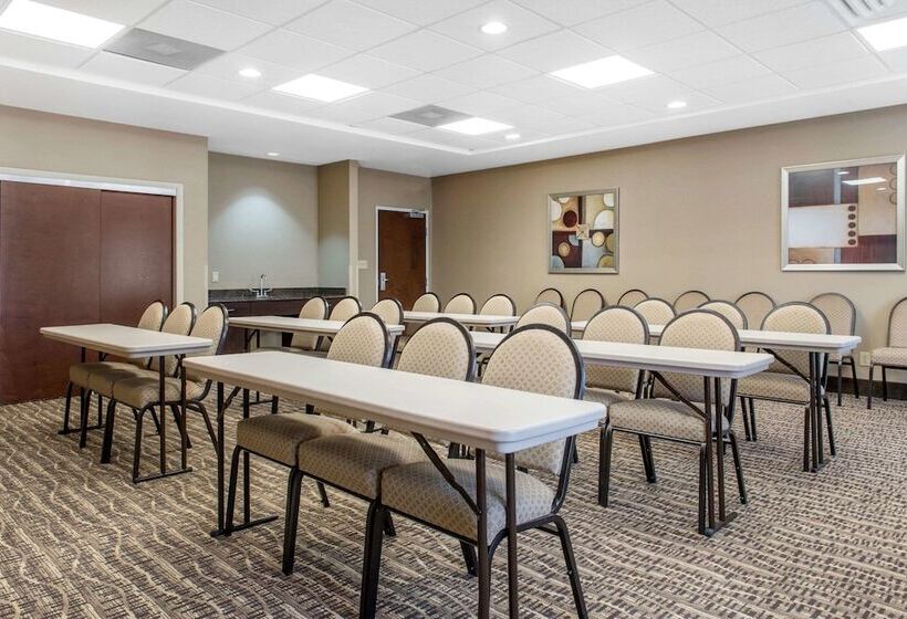 فندق Comfort Inn & Suites Porter Near Indiana Dunes