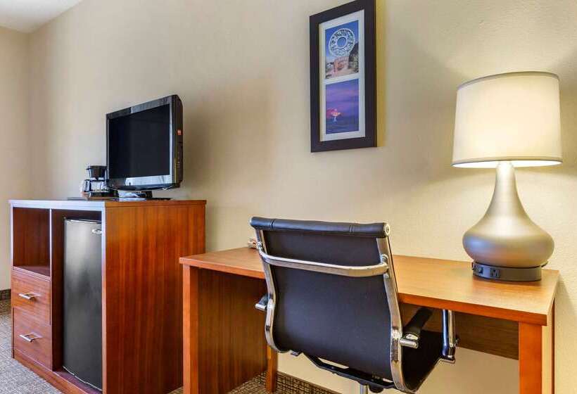 فندق Comfort Inn & Suites