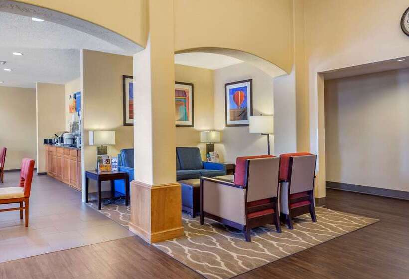 فندق Comfort Inn & Suites