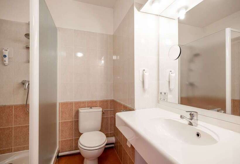 Отель The Originals City, Hôtel Des Arènes, Saintes