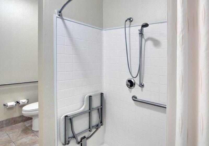 فندق Comfort Suites Near Northeast Mall