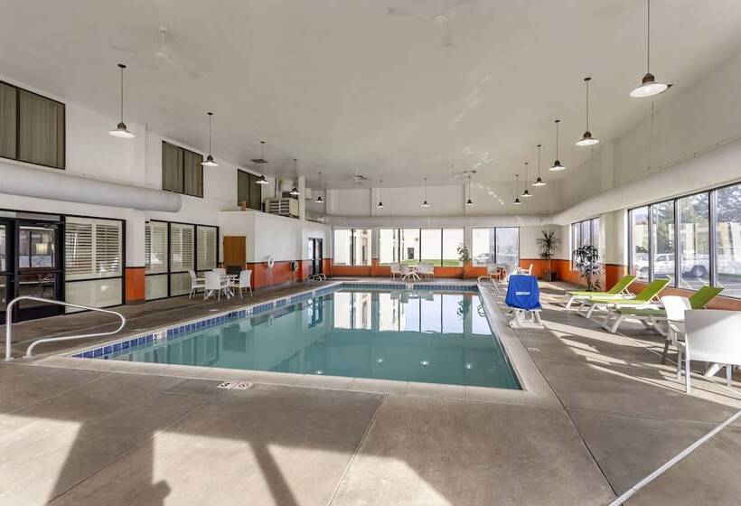 Отель Comfort Suites Ogden Conference Center