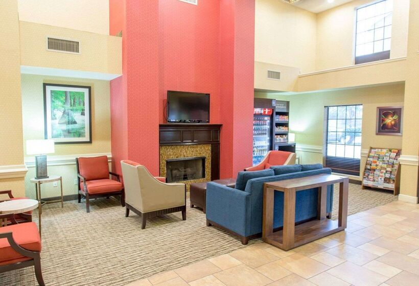 Отель Comfort Suites Port Allen  Baton Rouge