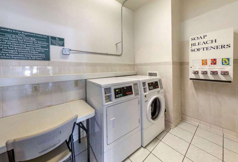 فندق Comfort Suites