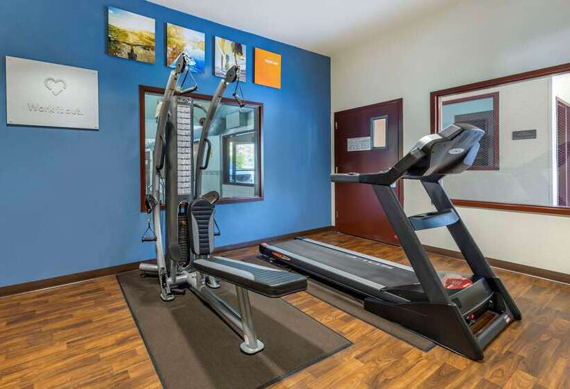 فندق Comfort Suites