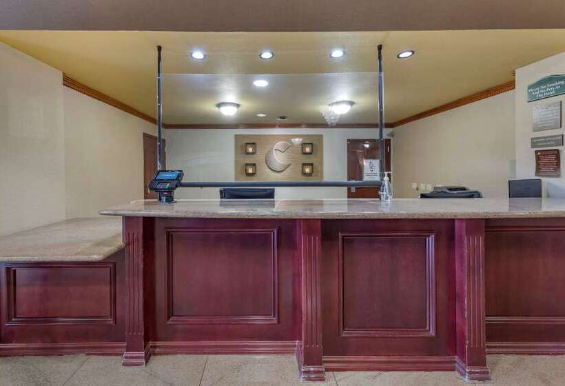 فندق Comfort Suites