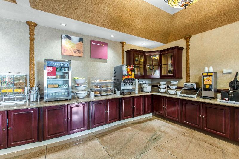 فندق Comfort Suites