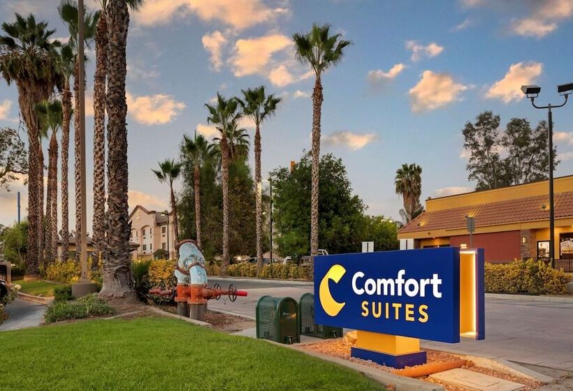 فندق Comfort Suites