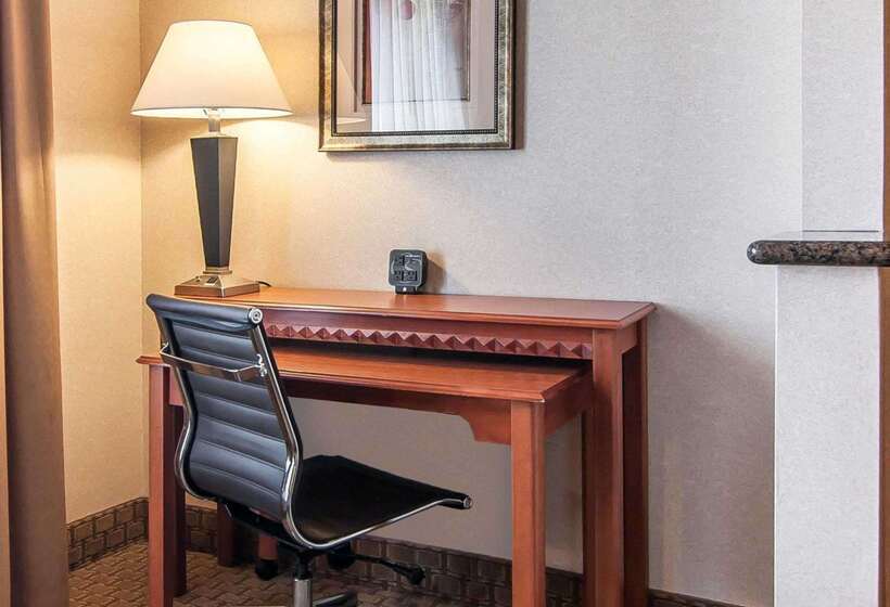 فندق Comfort Suites Redmond Airport
