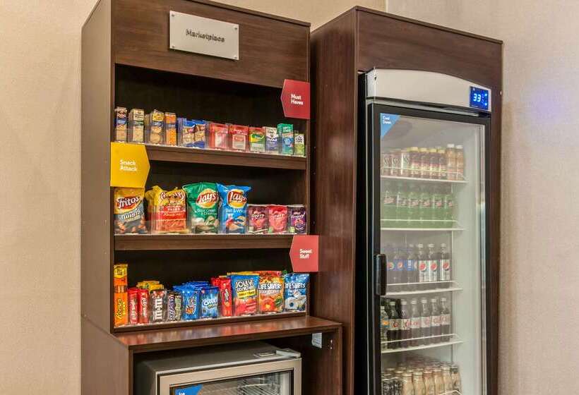 فندق Comfort Suites