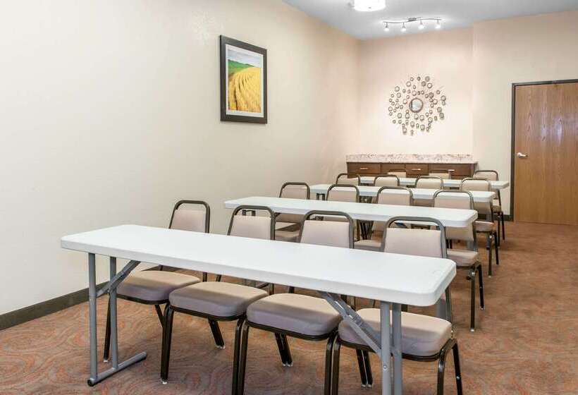 فندق Comfort Suites