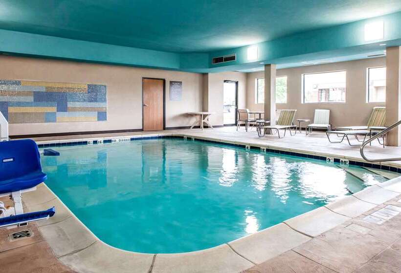 فندق Comfort Suites