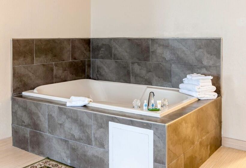 فندق Comfort Suites