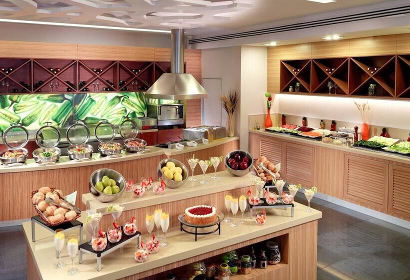 هتل Courtyard By Marriott Mexico City Airport