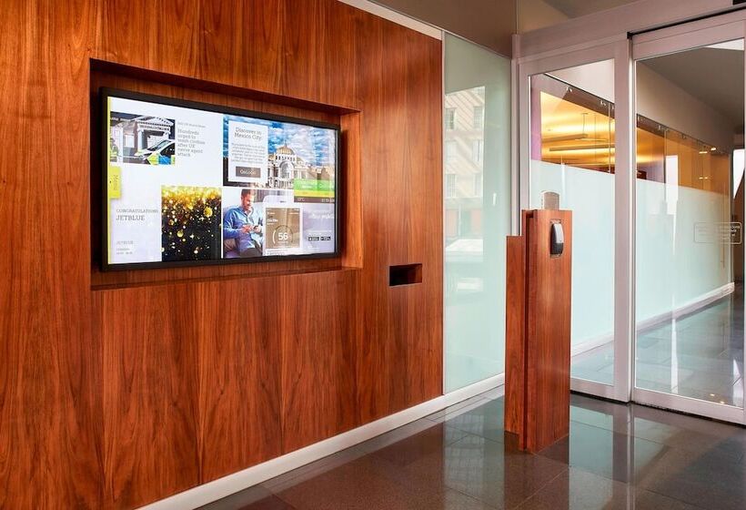 هتل Courtyard By Marriott Mexico City Airport