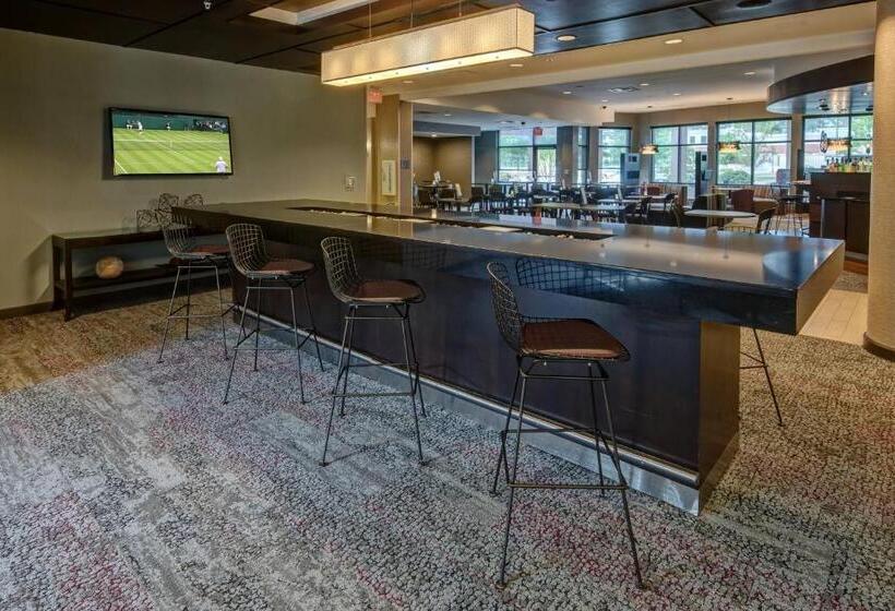 호텔 Courtyard Newport News Airport