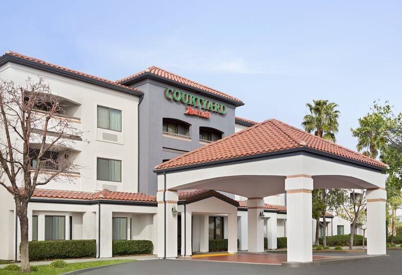 ホテル Courtyard By Marriott Palmdale