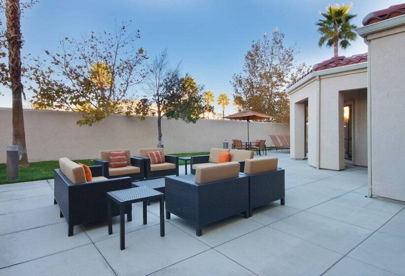 ホテル Courtyard By Marriott Palmdale