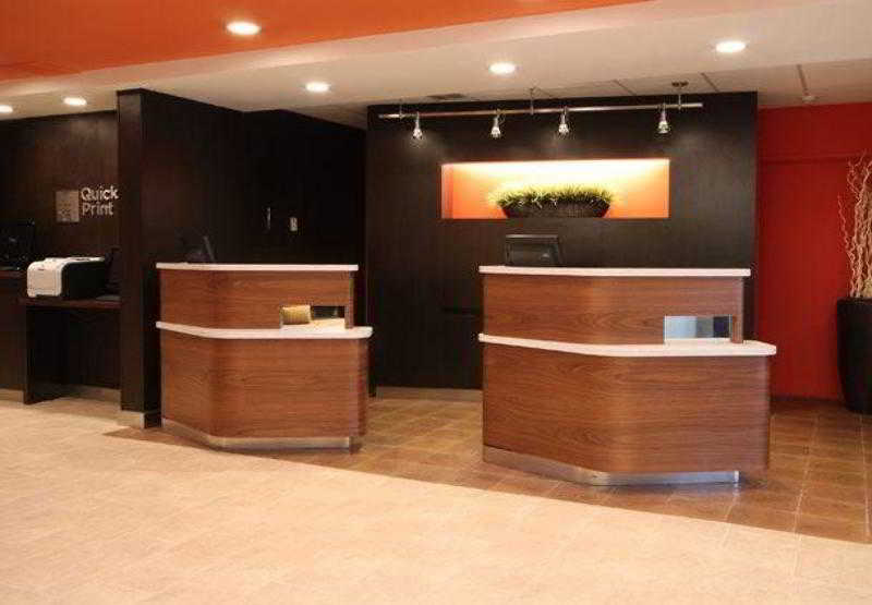 ホテル Courtyard By Marriott Palmdale
