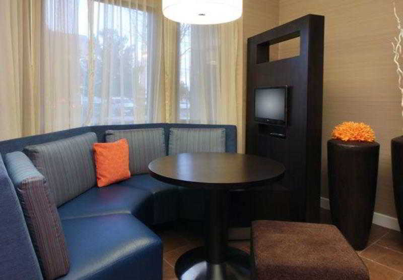 ホテル Courtyard By Marriott Palmdale