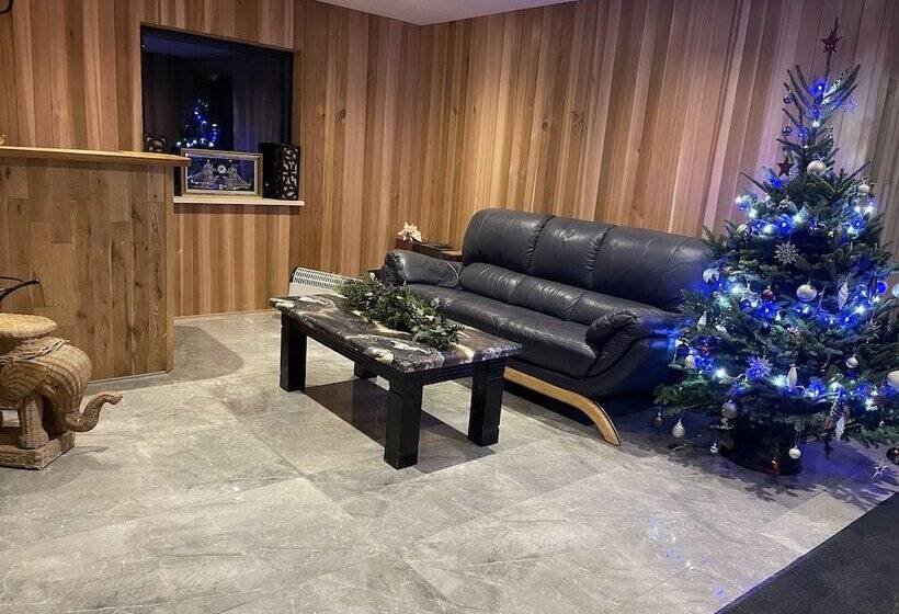 Отель Da Vinci Guest House Gatwick