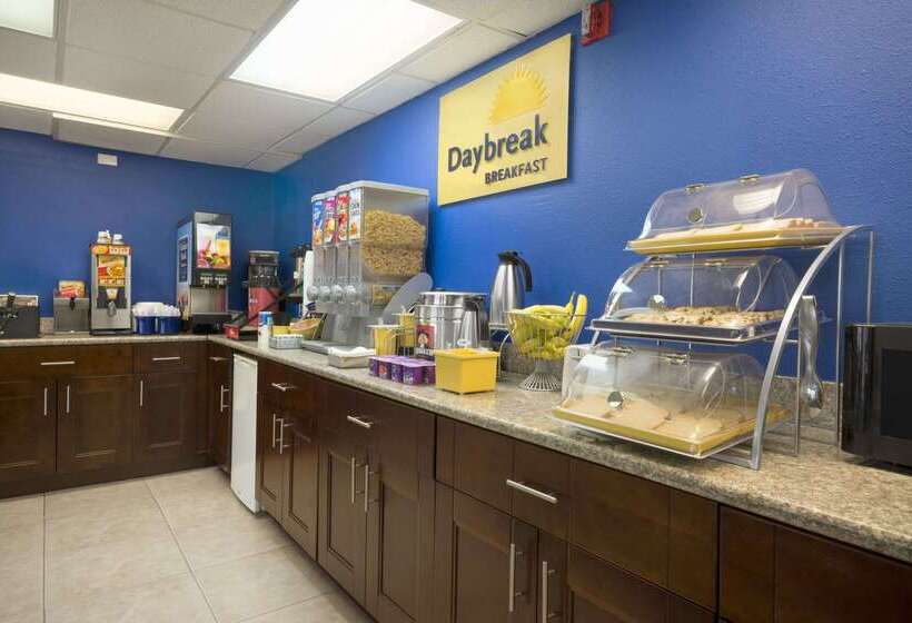 فندق Days Inn By Wyndham Alma