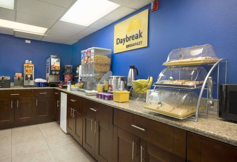 فندق Days Inn By Wyndham Alma