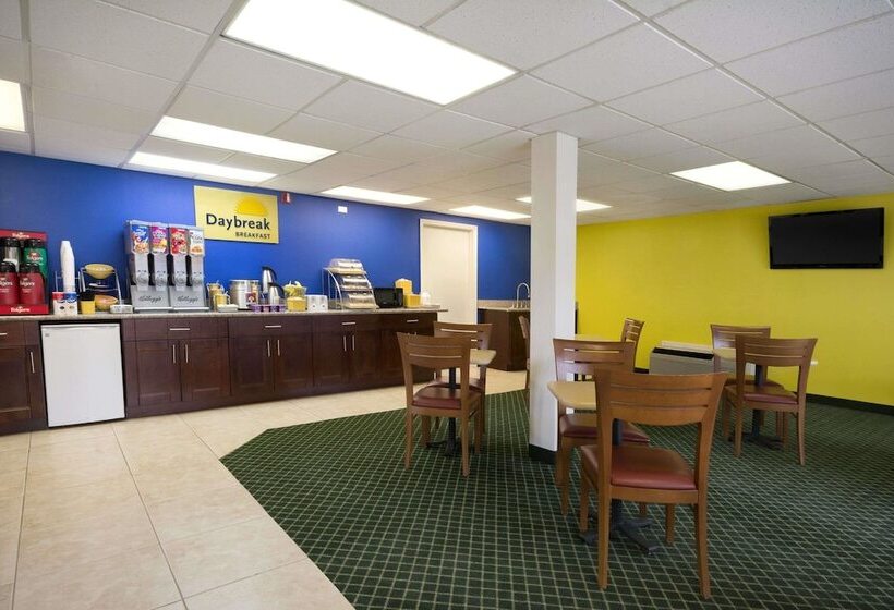 فندق Days Inn By Wyndham Alma