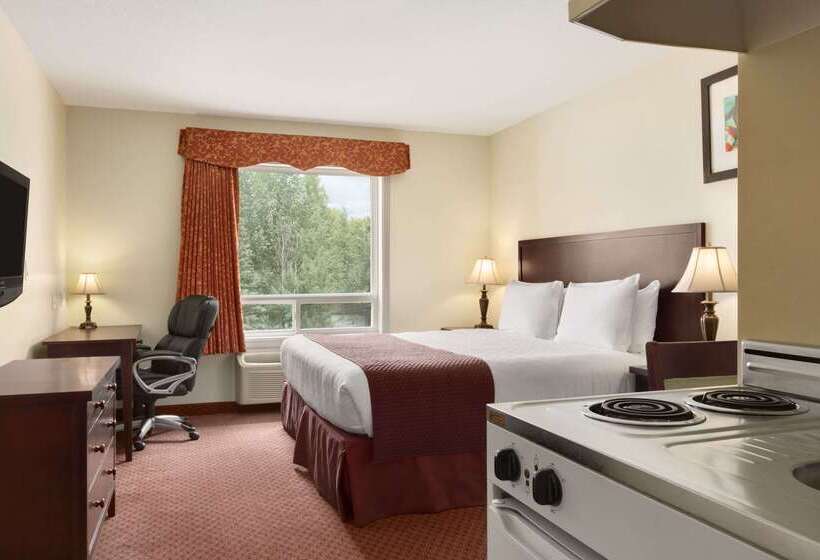 Отель Days Inn By Wyndham Chetwynd