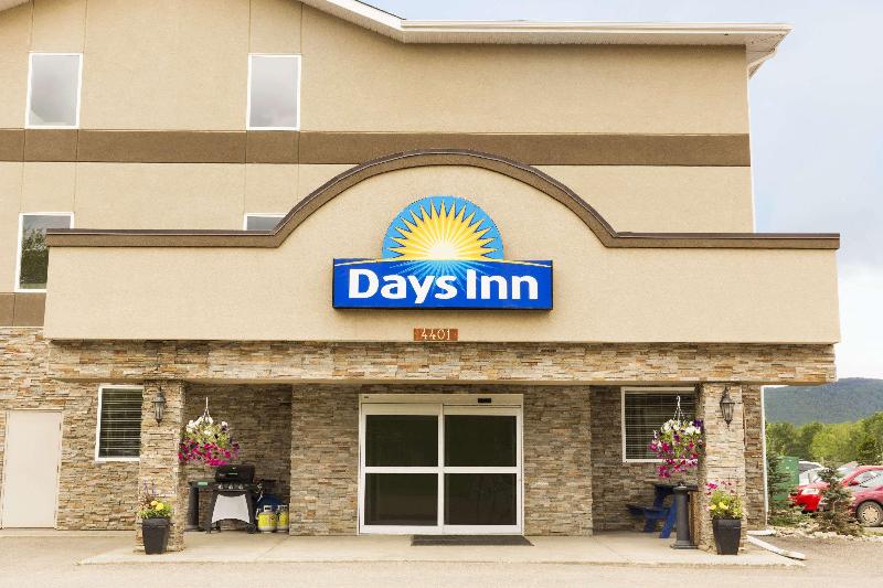 בית מלון כפרי Days Inn By Wyndham Chetwynd
