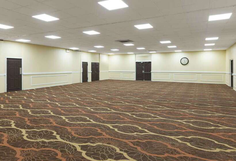 فندق Days Inn By Wyndham Madison