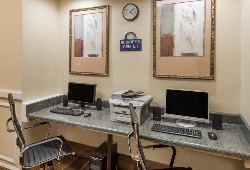 فندق Days Inn By Wyndham Madison