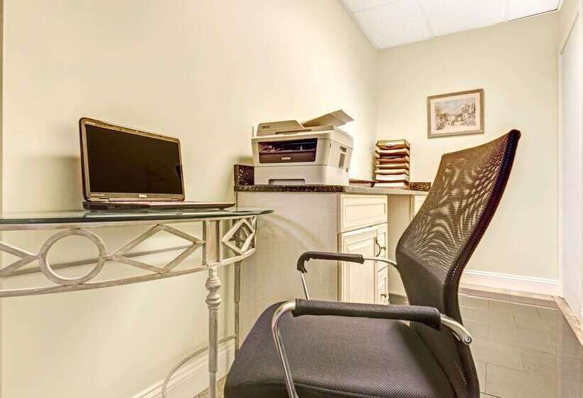 Отель Days Inn By Wyndham Ridgefield