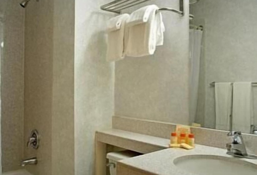 Отель Days Inn By Wyndham Ridgefield